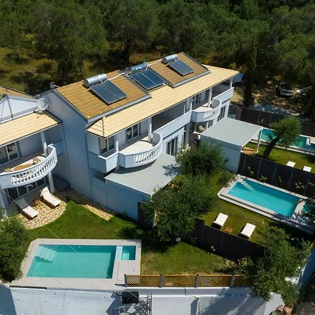 Playia Iii Apartment *